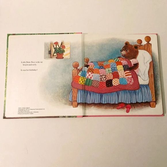 Vintage 70s Gyo Fujikawa Books Betty Bears  Birthday Puppies Pussycats Friends - Picture 7 of 16